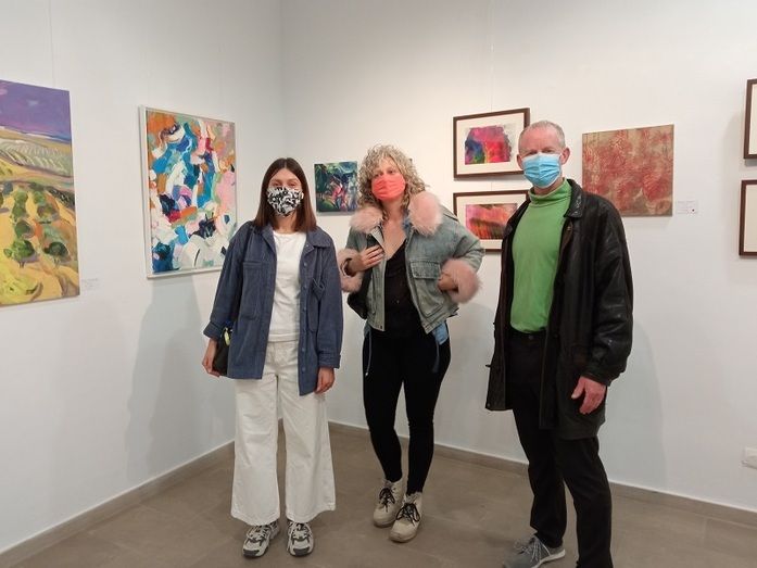 La exposición de arte solidario con Ucrania de Xàbia reúne unos 2.000 euros