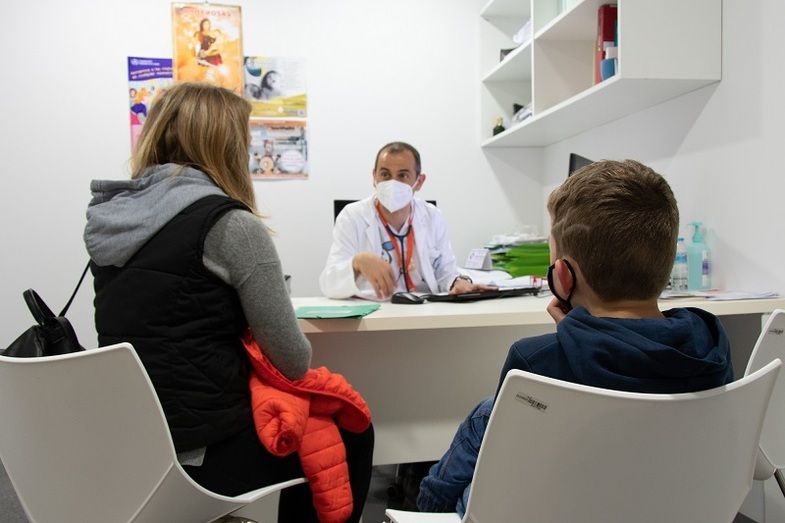 Revisión médica a 22 niños ucranianos refugiados en Dénia