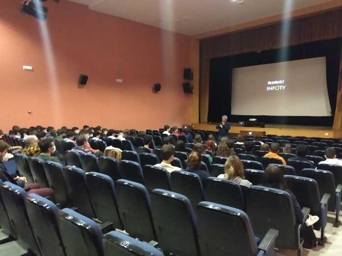La Xarxa Jove de La Marina inicia su proyecto de memoria histórica con los institutos de la comarca