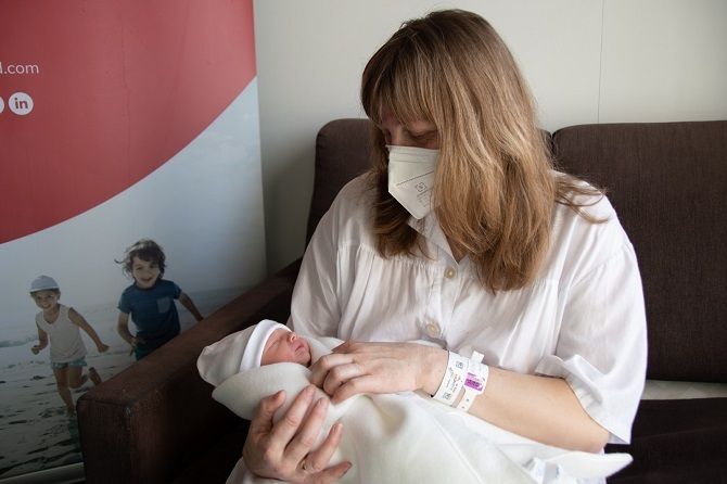 Nace en el Hospital de Dénia el primer bebé de madre ucraniana huida de la guerra