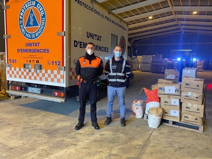 Benitatxell traslada al almacén de la Ciudad de la Luz 45 cajas de solidaridad vecinal