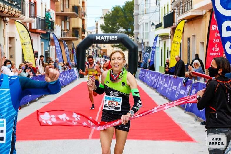 María Isabel Ferrer, imparable, tres de tres en el Circuit a Peu de la Marina Alta