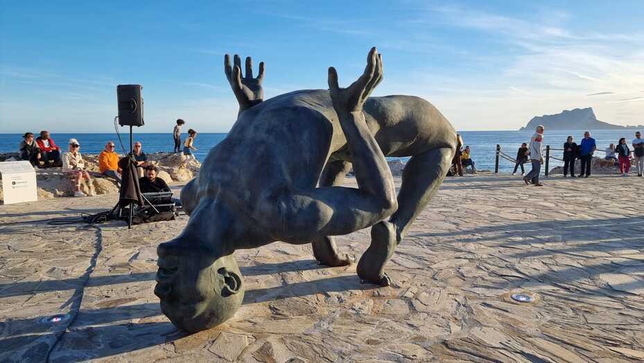 El Gigante de Sal llega al Castillo de Moraira