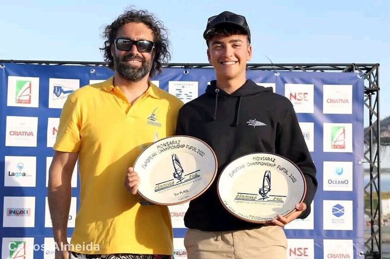 Álex Ortega del Club Náutico Jávea logra el Campeonato de Europa de IQfoil en categoría juvenil