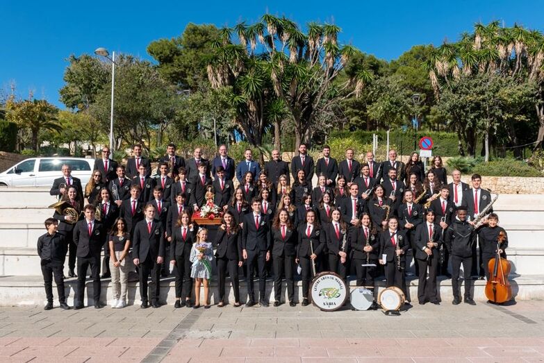El Centre Artístic Musical de Xàbia actuará en Disneyland París