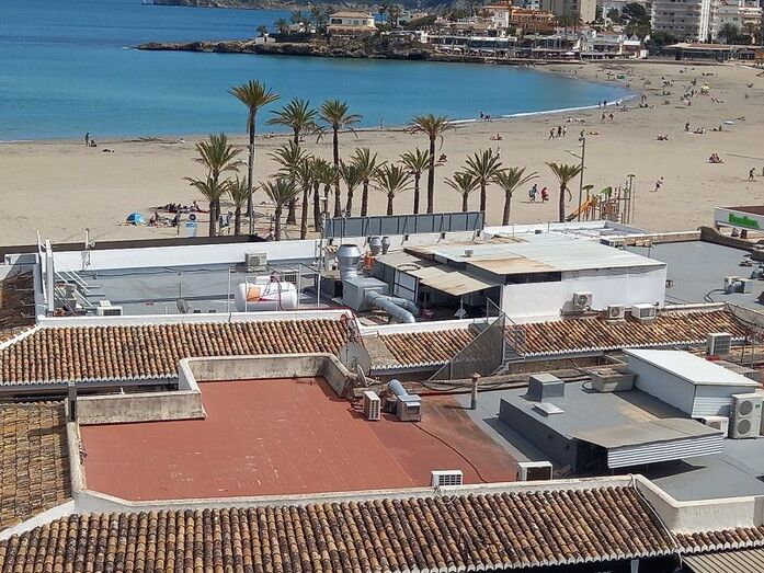 Los vecinos de la Avenida Libertad instan a Urbanismo a exigir al propietario de un local que cumpla sus resoluciones