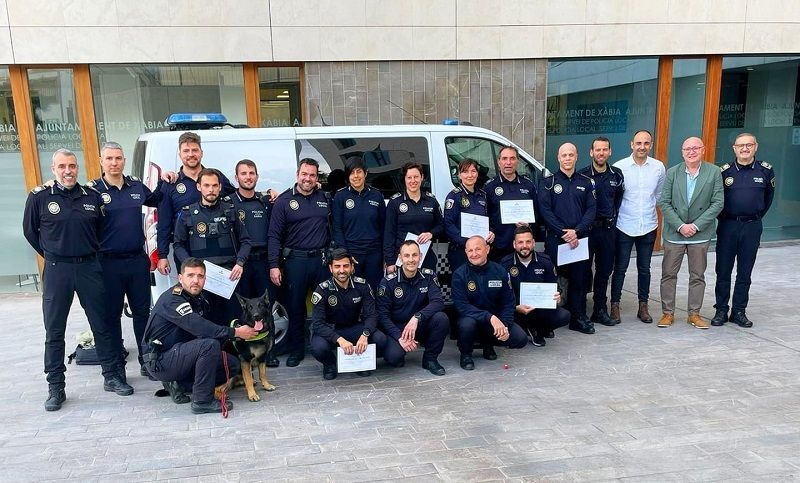 La Policía Local de Xàbia mejora su formación en la detección de drogas a los conductores