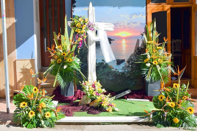 Xàbia cumple con la tradición de las Cruces de Mayo en honor a Jesús Nazareno