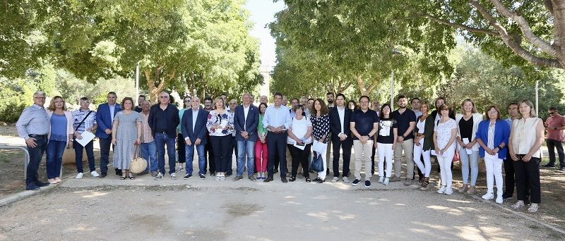 La Diputación entrega en Dénia los vehículos eléctricos que ha adquirido para los municipios de la provincia