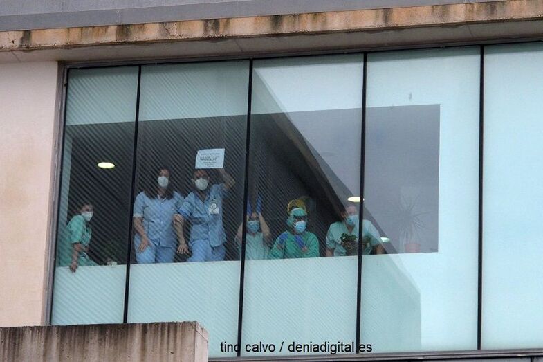 Los trabajadores de la Sanidad comarcal se manifiestan alrededor del Hospital