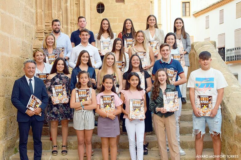 Arranca una edición histórica de les Fogueres de Sant Joan con la presentación del Llibre Foguerer