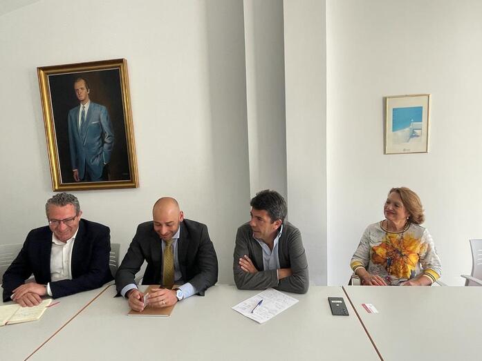 Mazón se reúne con los empresarios del CEDMA para tratar el  proyecto de tranvía que unirá Gandia con Dénia