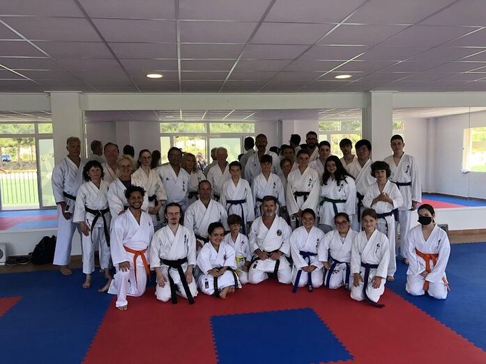Cuatro profesores del Club de Karate  Washinkai de Xàbia consiguen el cinturón negro 1 dan