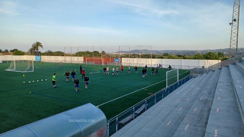 El CD Jávea despide la temporada en Calpe sin alicientes más allá de la victoria
