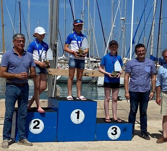Charlie Crosbie del Club Náutico Jávea, subcampeona autonómica de Optimist B