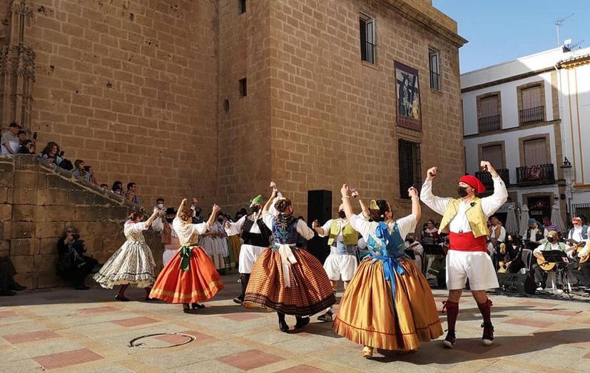 La Colla Portitxol da vida al origen mítico de la fiesta de Fogueres en la Plaça de l'Església