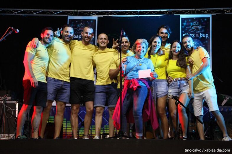 Ca L'Avi gana el concurso de paellas de les Fogueres de este año