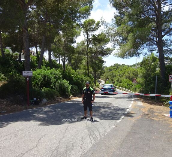 Los vigilantes de las calas empiezan a prestar servicio en la Granadella, Ambolo y Portitxol