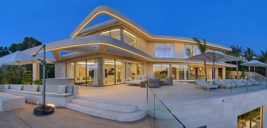 La Villa Cassiopee situada en la atalaya de Ambolo, elegida mejor casa de España