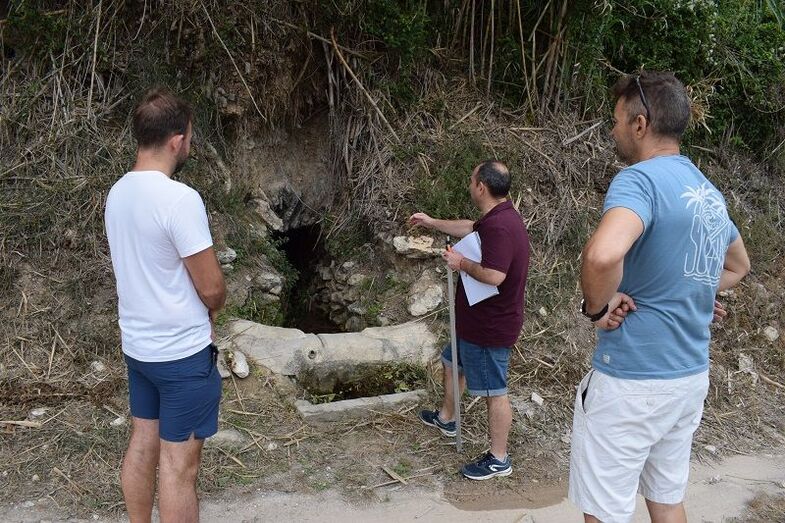 Una empresa externa comienza los trabajos de recuperación del antiguo lavadero de l'Abiar de Benitatxell Una empresa externa comienza los trabajos de recuperación del antiguo lavadero de l'Abiar de Benitatxell