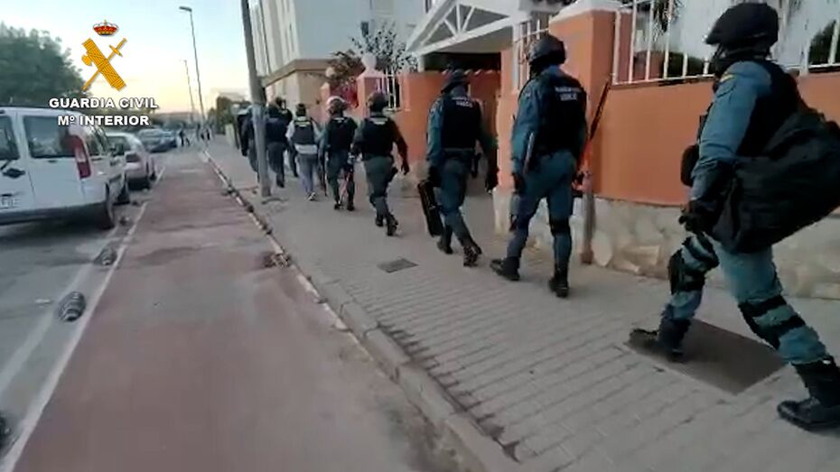 La Guardia Civil de Xàbia colabora en la detención de una red que extorsionaba a usuarios de páginas web de contactos
