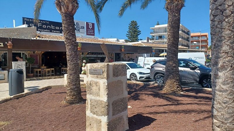 La escultura de David Ferrer del paseo del Arenal, en el retén de la Policía Local
