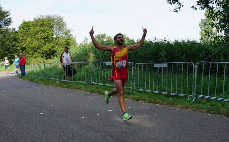 El agente de Xàbia, Toni Soler, campeón del mundo del cross 10k individual y por equipos en el Mundial de Policías y Bomberos