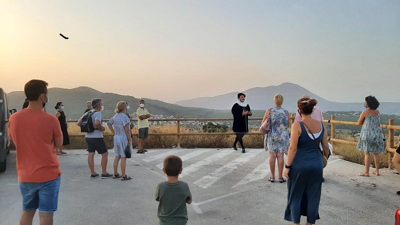 Benitatxell invita a conocer la historia y el patrimonio de su centro histórico a través de las rutas teatralizadas ‘Un museo al viento’