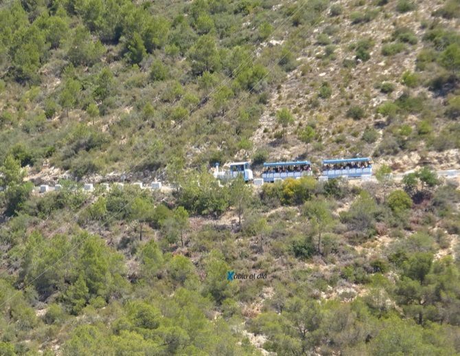 Xàbia se queda sola y renuncia a poner un transporte alternativo a las Calas