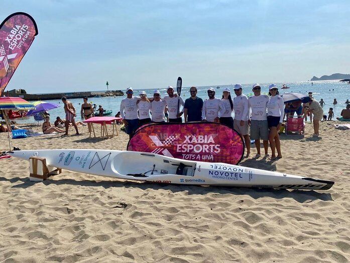 Álvaro Trigo se queda a 15 millas de cumplir su reto de unir Xàbia e Ibiza en kayac
