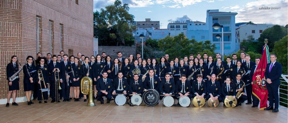 Gata acoge a veinte bandas de música de La Marina para celebrar sus 150 años de historia