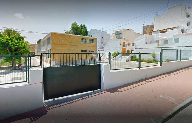Últimos días para matricularse en un nuevo curso de la Escuela de Adultos de Xàbia