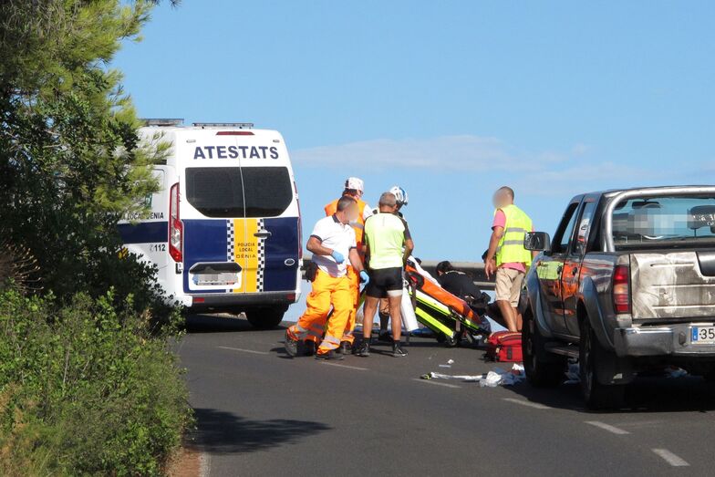 Un ciclista de 66 años fallece en la carretera de les Planes del Montgó