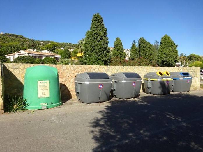 Servicios anuncia que instalará pedales en  algunos de los contenedores de las zonas urbanas