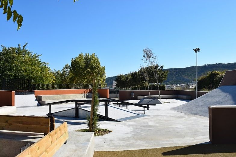 Benitatxell estrena nueva zona infantil y ‘skatepark’