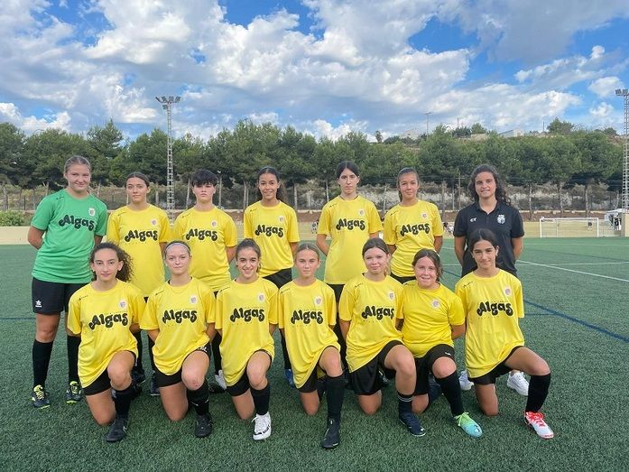 La Escuela Municipal de fútbol base de Benitatxell crea un equipo femenino