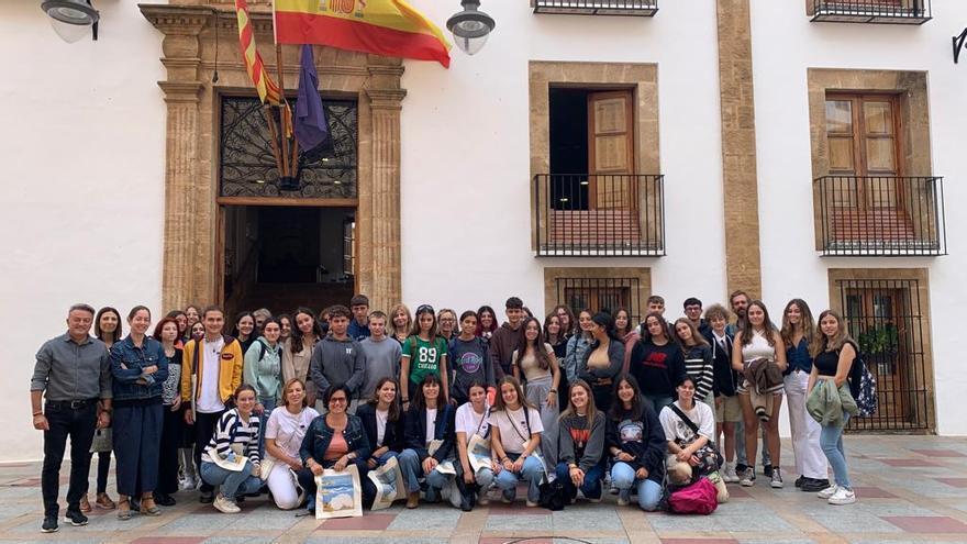 Europa descubre a través del IES Antoni Llidó les danses, l'escaldà y el arte rupestre del Montgó