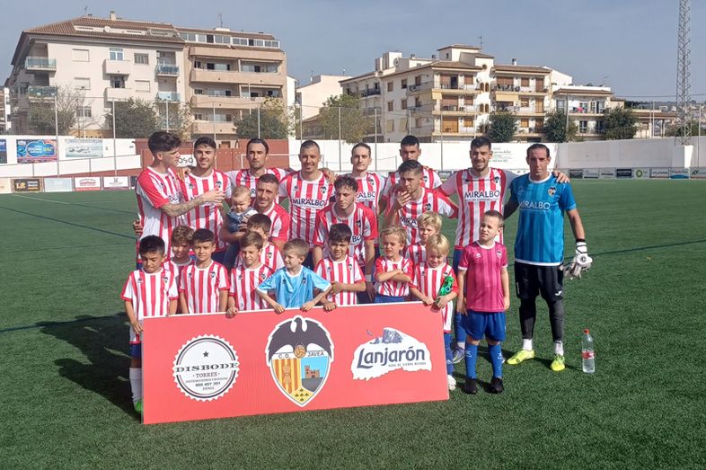 Un CD Jávea diezmado no puede contra el Castellonense