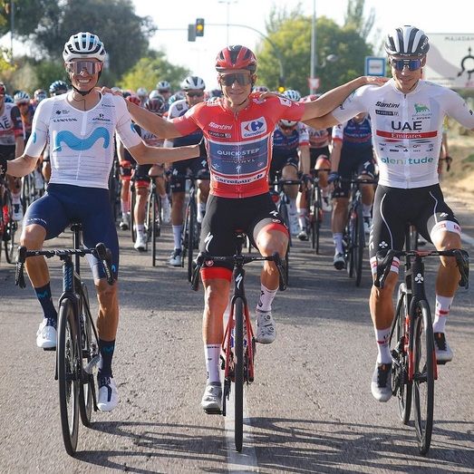 Juan Ayuso en El País 