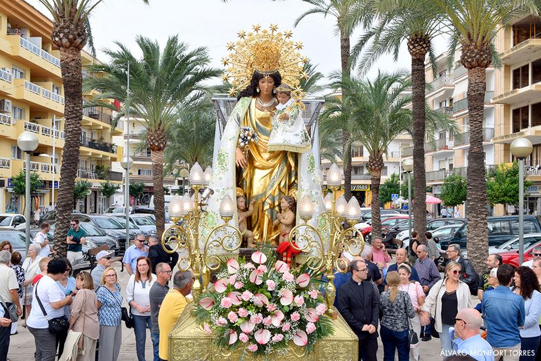 La Virgen de los Desamparados visita Xàbia con motivo del centenario de su coronación