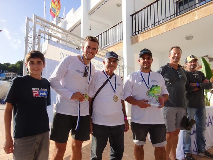 15 embarcaciones participan en el XIX Campeonato de Pesca al Currycane del Club Náutico Jávea