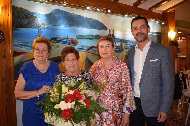 La comida de hermandad pone el broche a la Semana del Mayor de Benitatxell