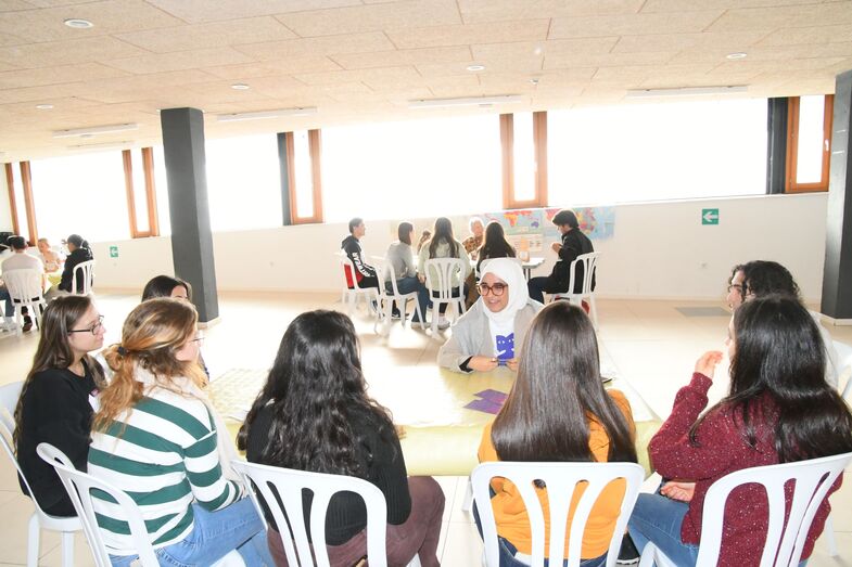 Xàbia abre, por un día, su exclusiva Biblioteca Humana a los jóvenes de Bachillerato