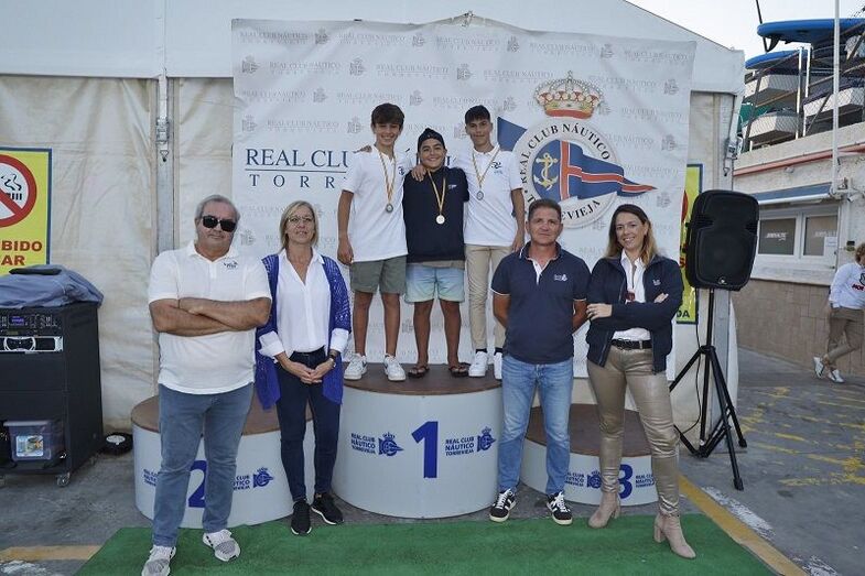 Los regatistas del Club Náutico Jávea Pablo Momparler y Álex Ortega, los mejores en Torrevieja