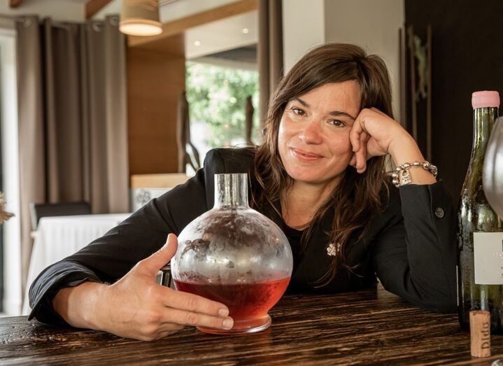 Cristina Prados del BonAmb de Xàbia recoge su premio como Mejor Directora de Sala 2022