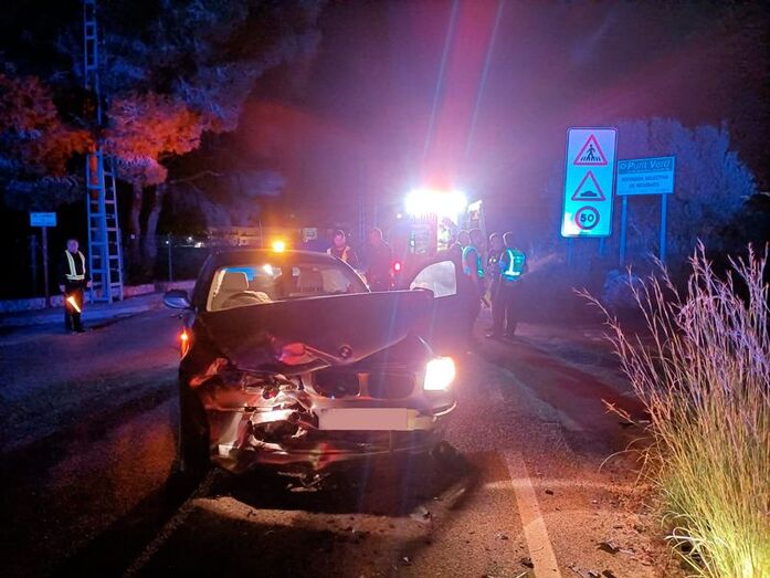 Un accidente entre dos vehículos deja un menor herido leve en Xàbia