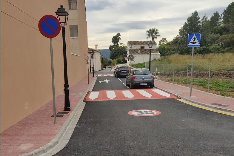 Jesús Pobre reabre la avenida Cases Noves tras su reurbanización
