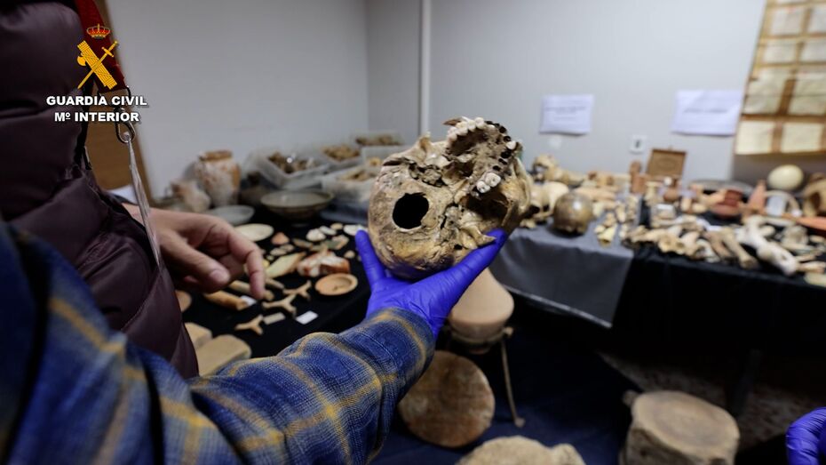 La Guardia Civil incauta 350 piezas arqueológicas y casi 200 restos óseos en operación contra el tráfico ilegal de bienes culturales en Dénia y Gata de Gorgos
