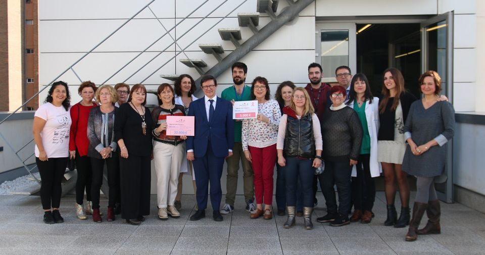 Amunt contra el Càncer dona 27.000 euros al INCLIVA para la investigación de diversos tipos de cáncer