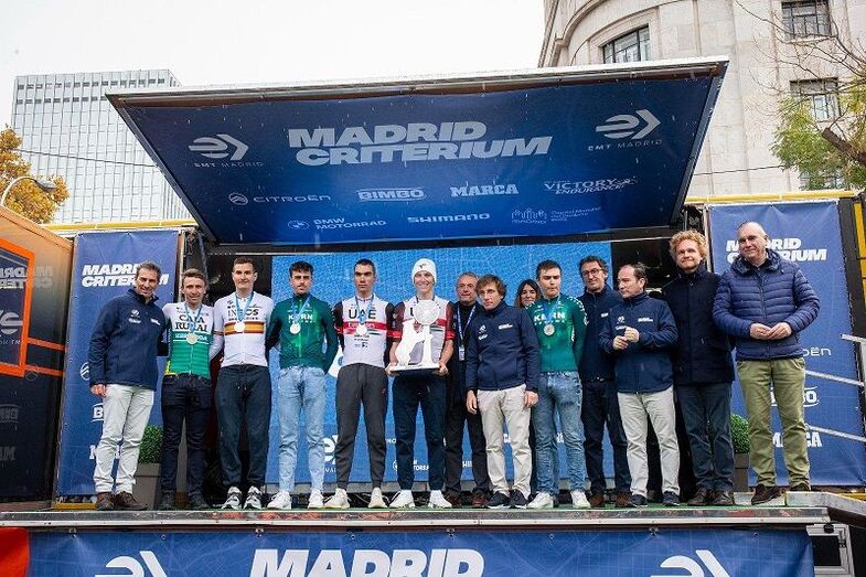 Juan Ayuso se impone en la prueba de eliminación del I Criterium de Madrid